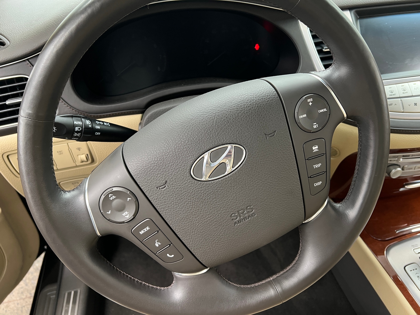 Thumbnail: 2014 Hyundai Genesis - 4