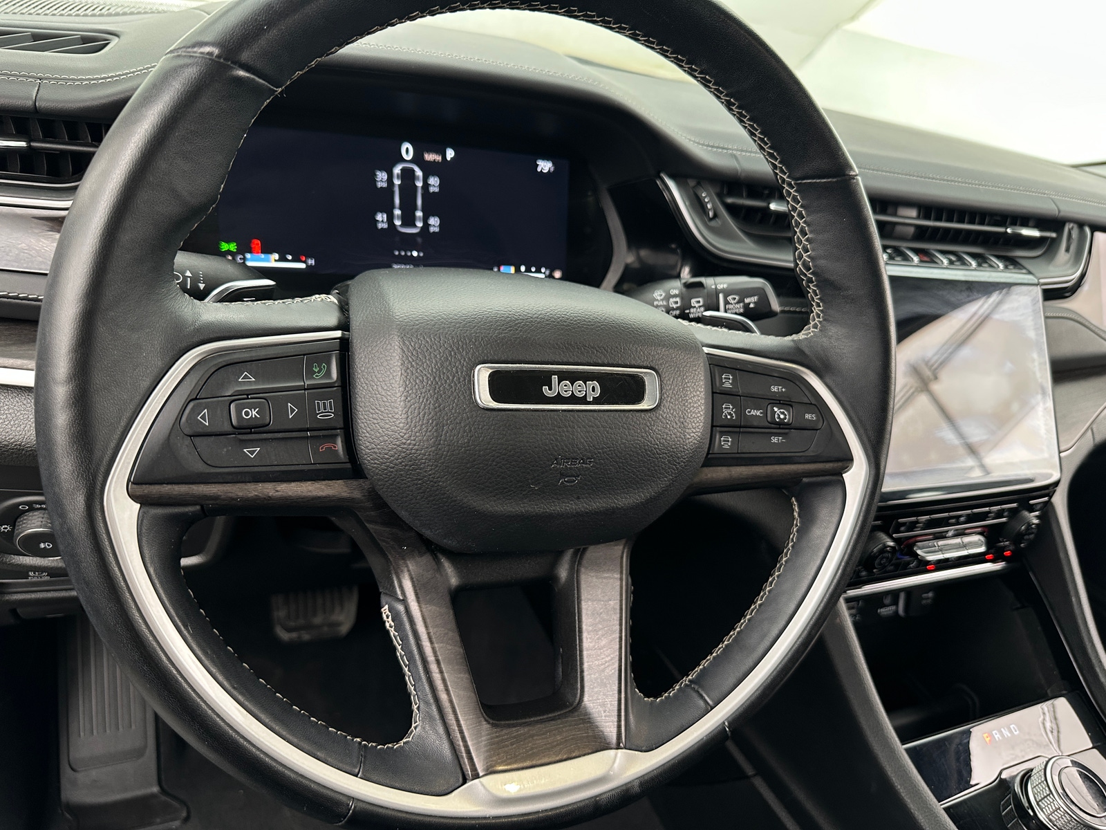 Thumbnail: 2022 Jeep Grand Cherokee L - 4