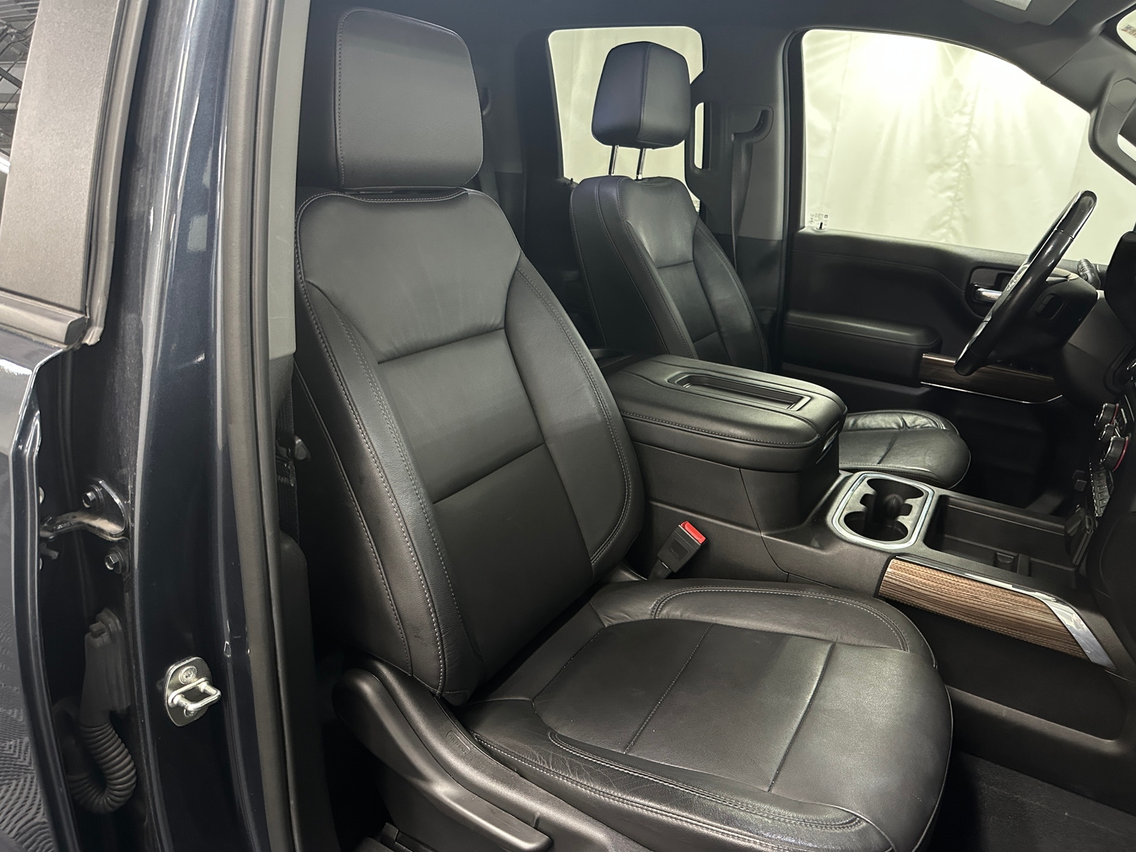 Thumbnail: 2020 Chevrolet Silverado 1500 - 2