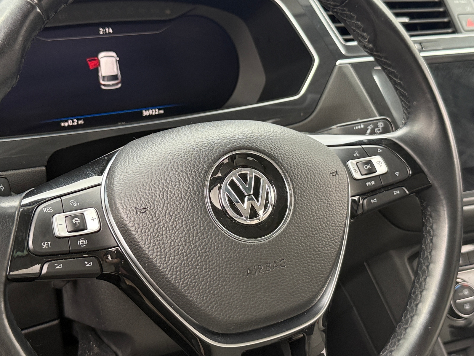 Thumbnail: 2019 Volkswagen Tiguan - 4