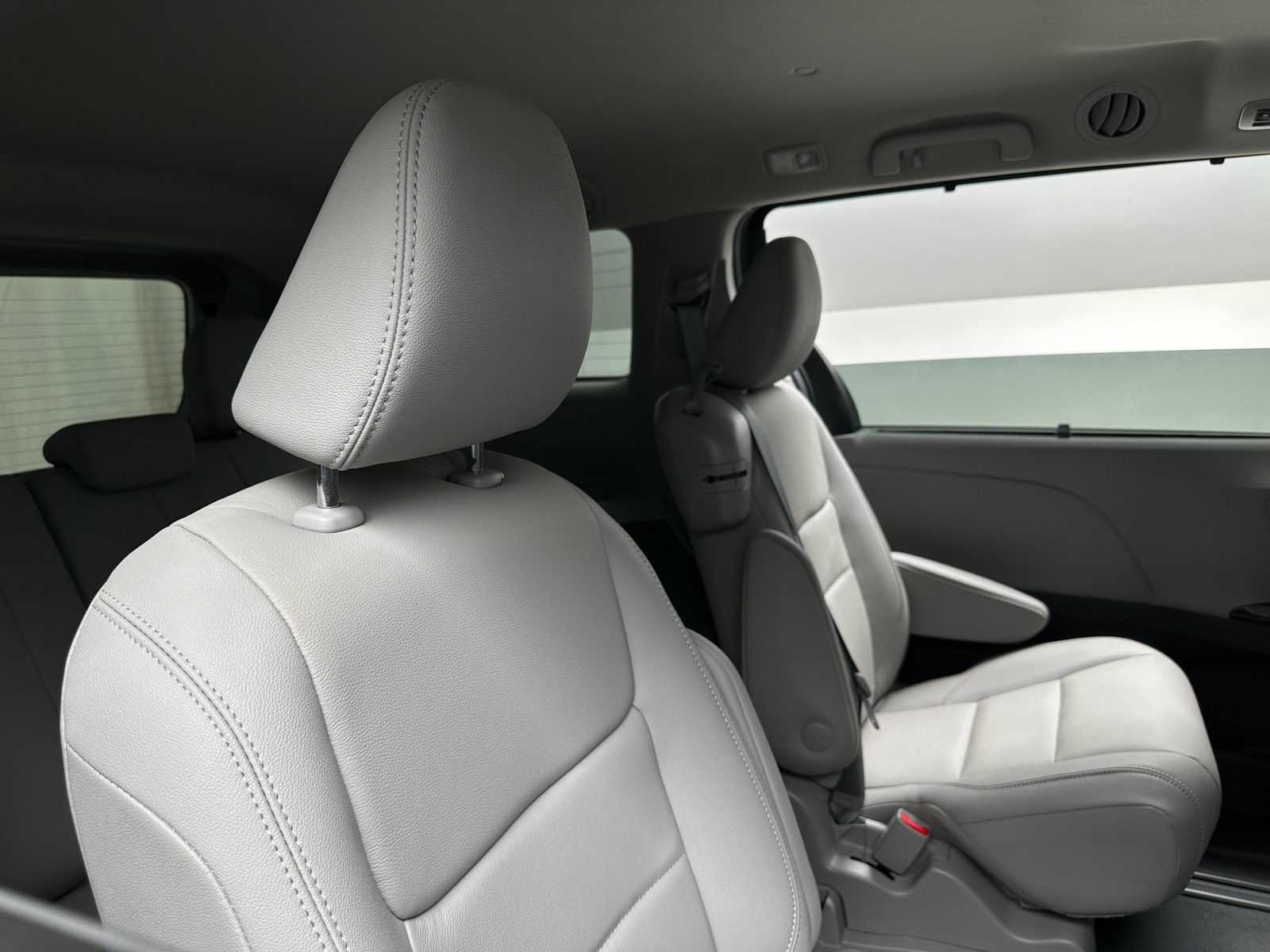 Thumbnail: 2020 Toyota Sienna - 5