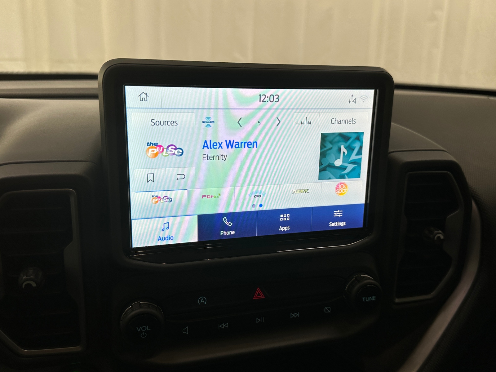 Thumbnail: 2021 Ford Bronco Sport - 4