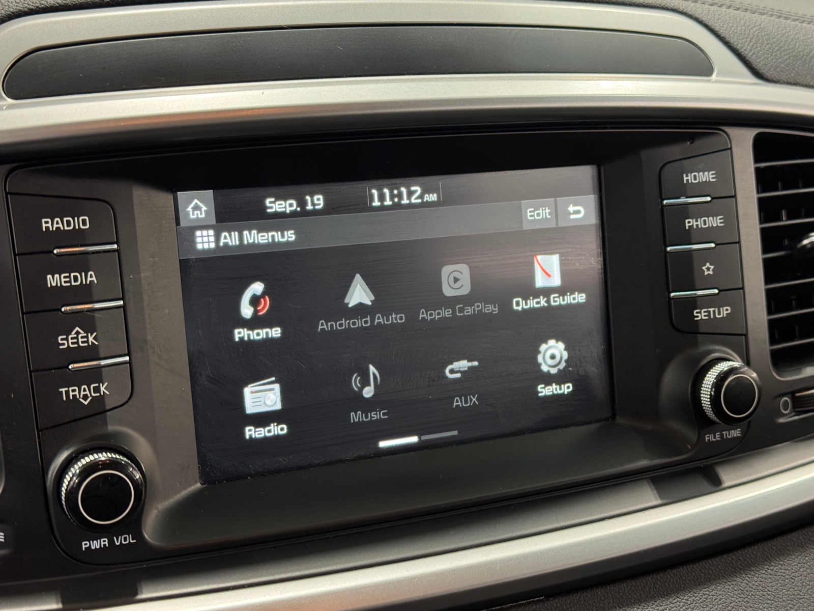Thumbnail: 2020 Kia Sorento - 4