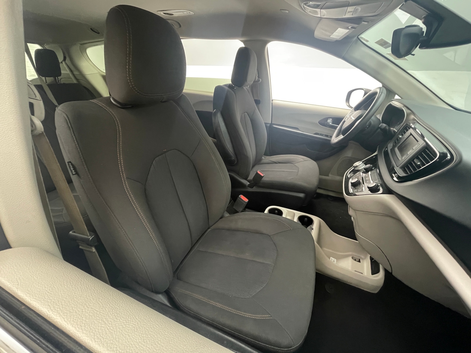 Thumbnail: 2017 Chrysler Pacifica - 2