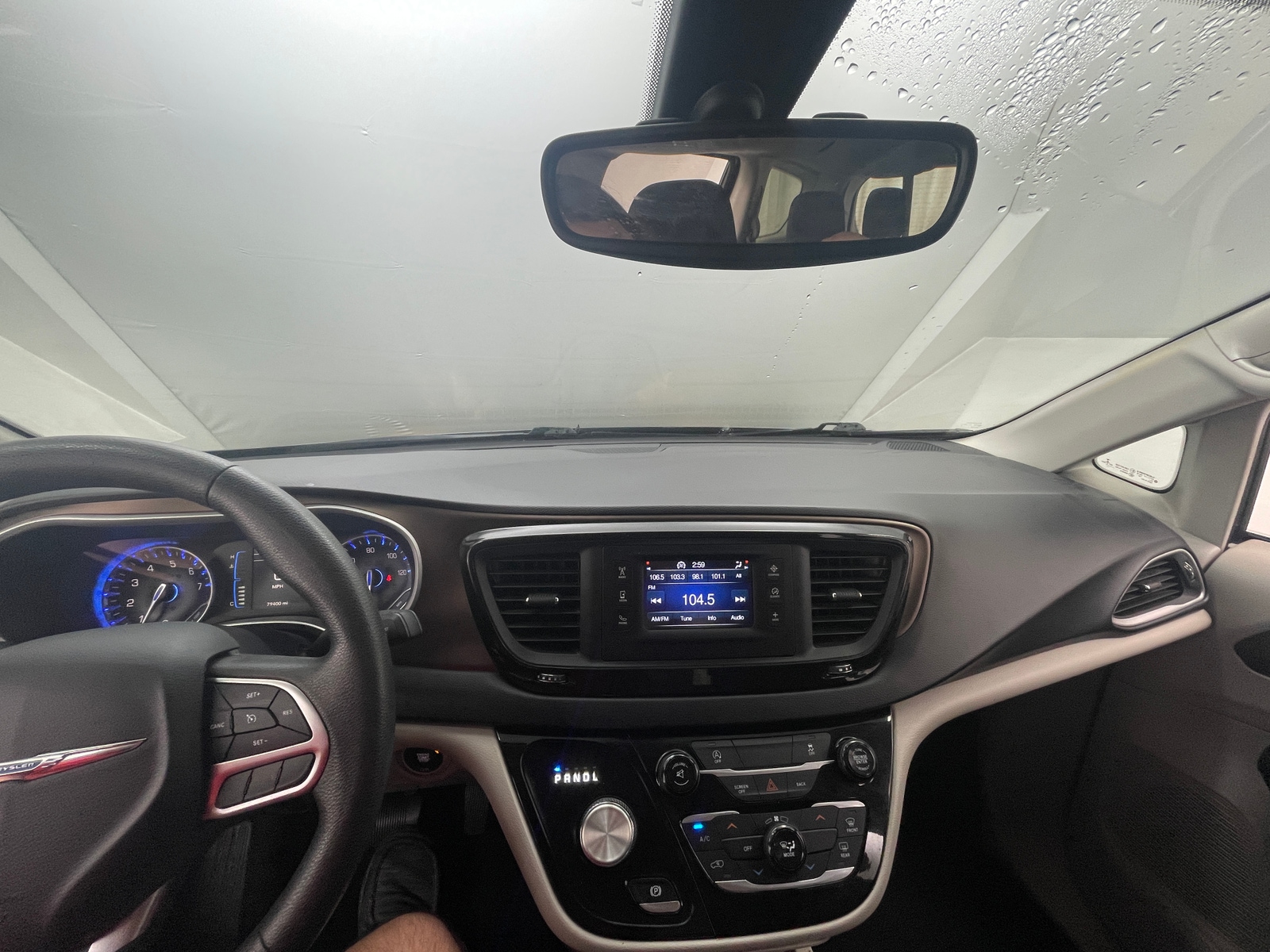 Thumbnail: 2017 Chrysler Pacifica - 3