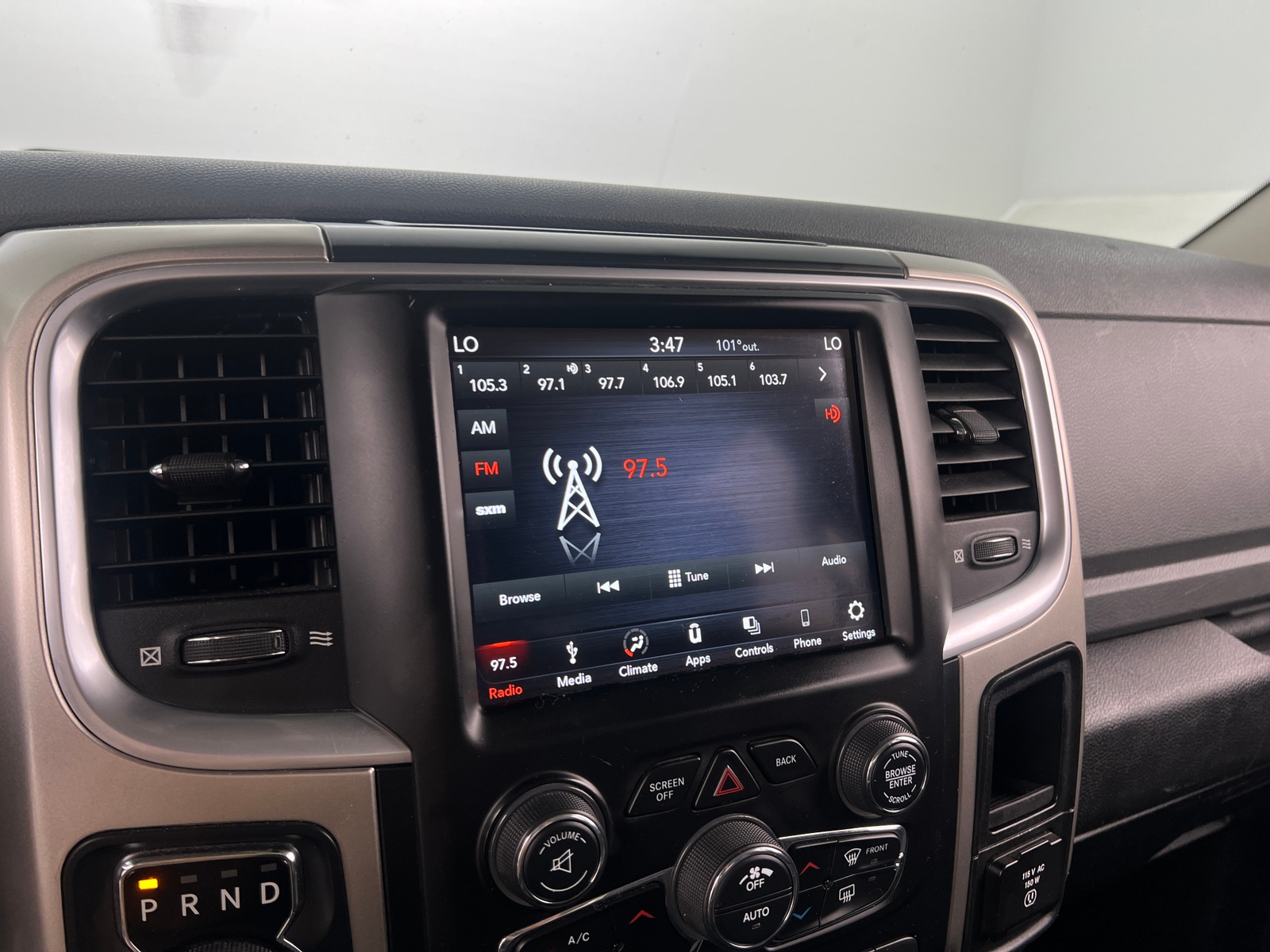 Thumbnail: 2019 RAM 1500 Classic - 4