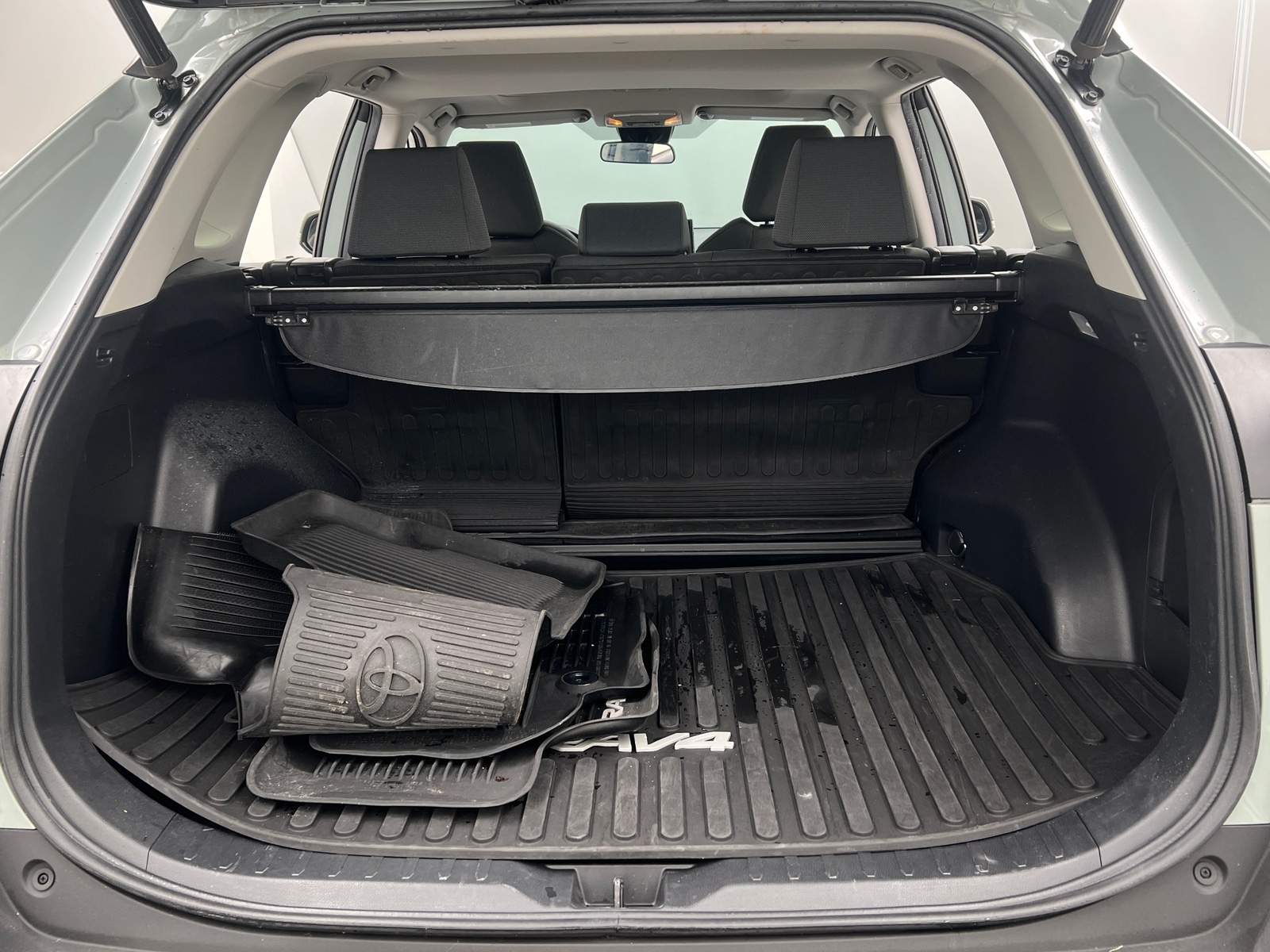 Thumbnail: 2021 Toyota RAV4 - 7