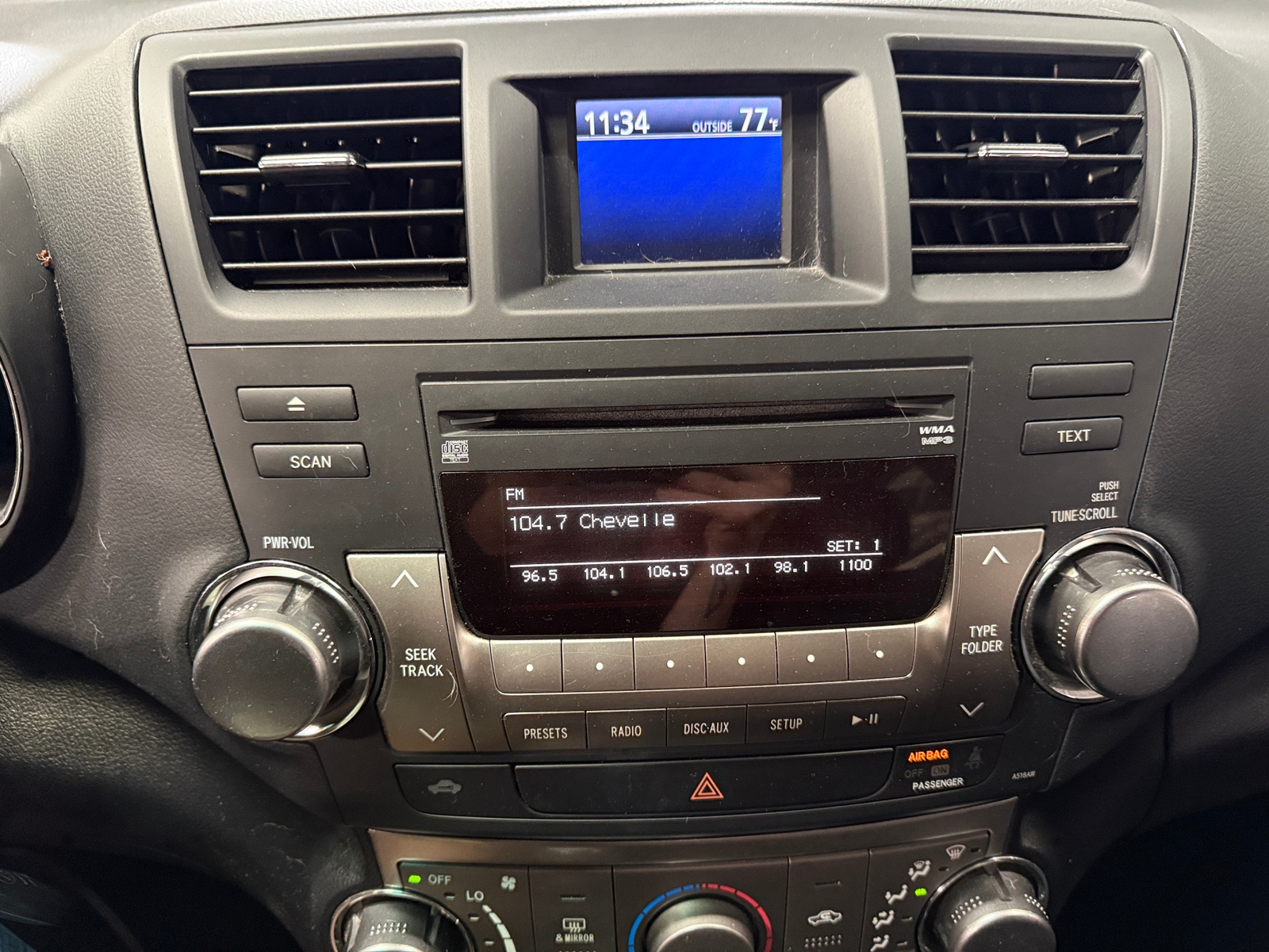 Thumbnail: 2012 Toyota Highlander - 3