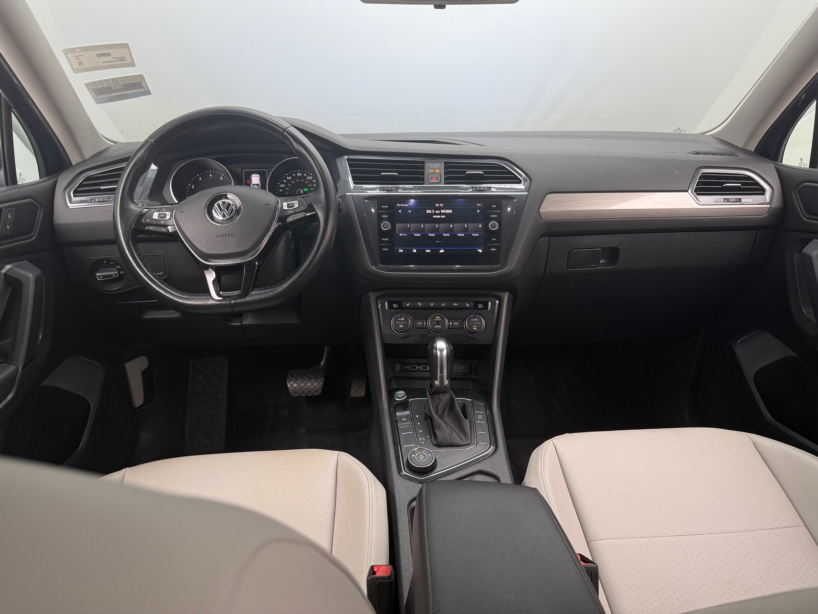 Thumbnail: 2019 Volkswagen Tiguan - 2