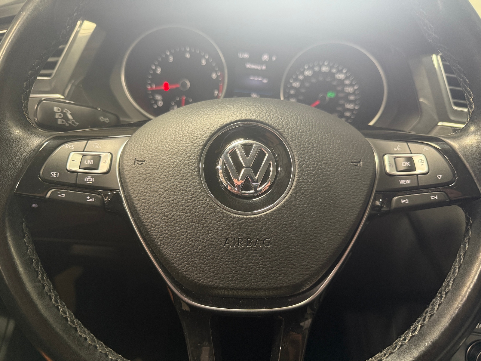 Thumbnail: 2019 Volkswagen Tiguan - 4