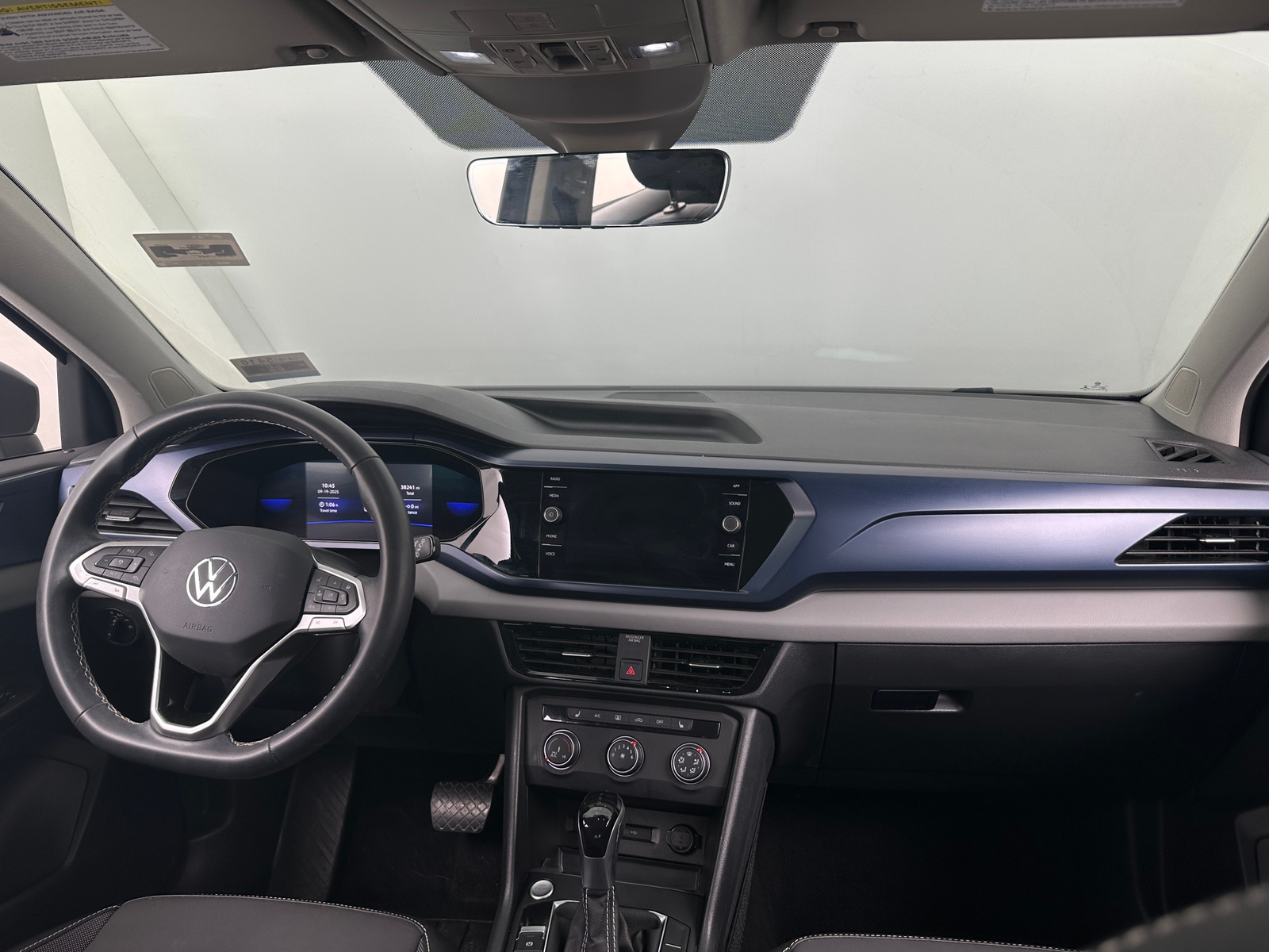 Thumbnail: 2022 Volkswagen Taos - 2
