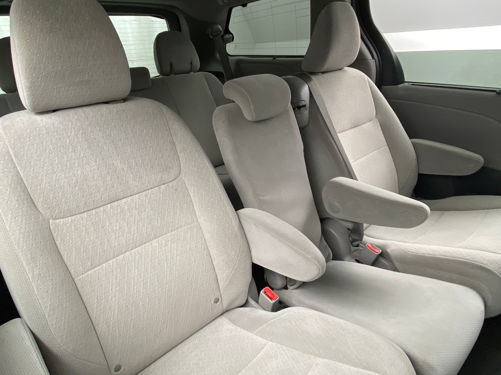 Thumbnail: 2020 Toyota Sienna - 6