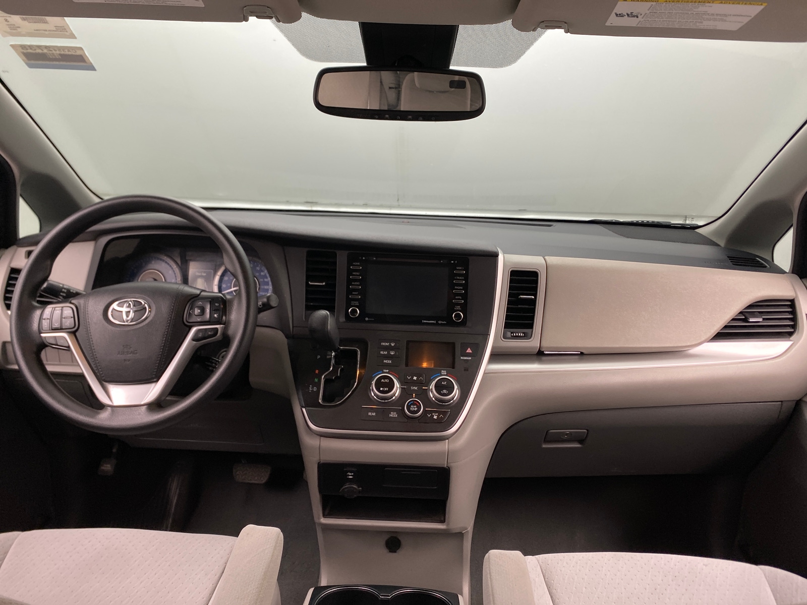 Thumbnail: 2020 Toyota Sienna - 3