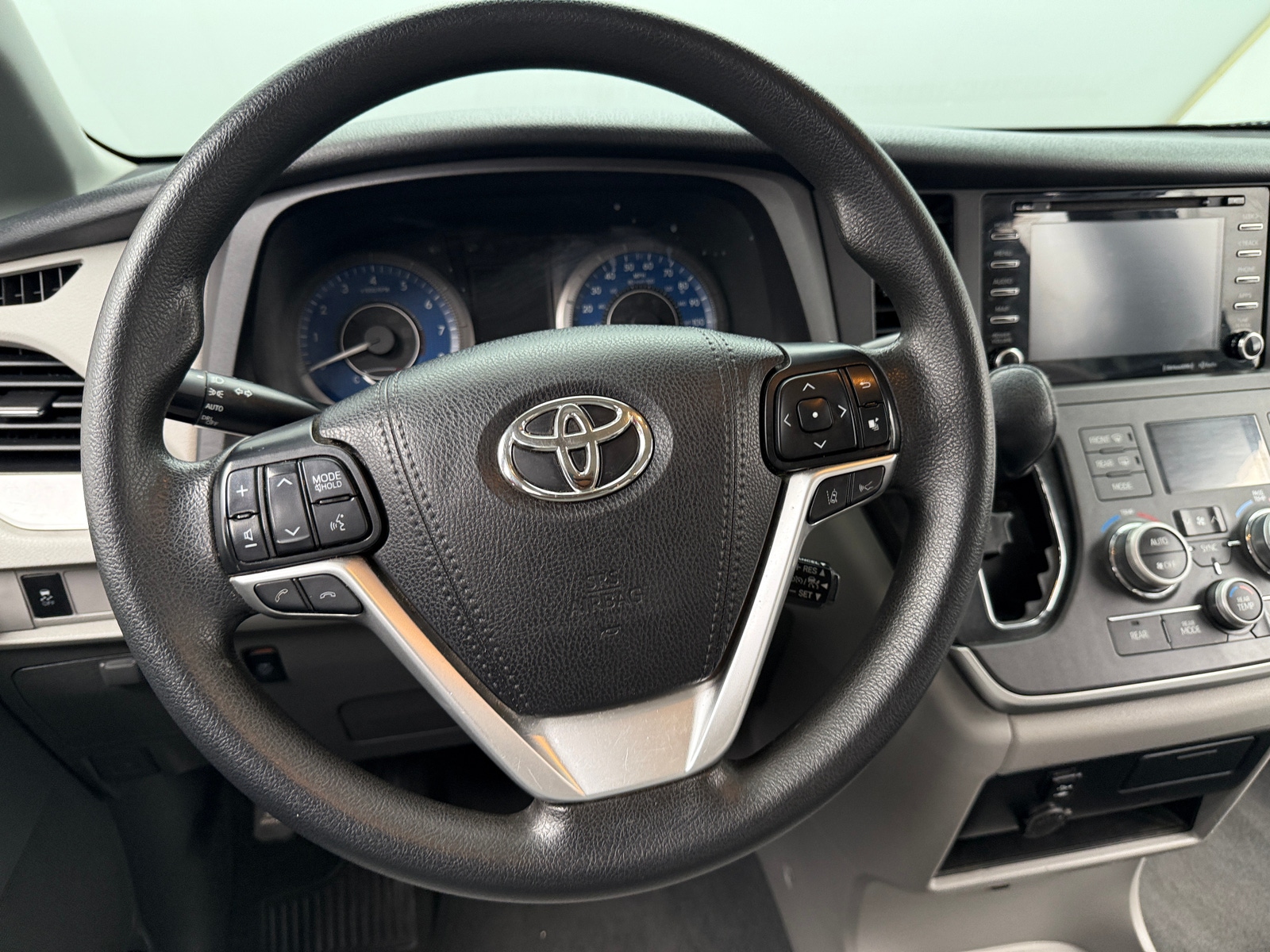 Thumbnail: 2020 Toyota Sienna - 5