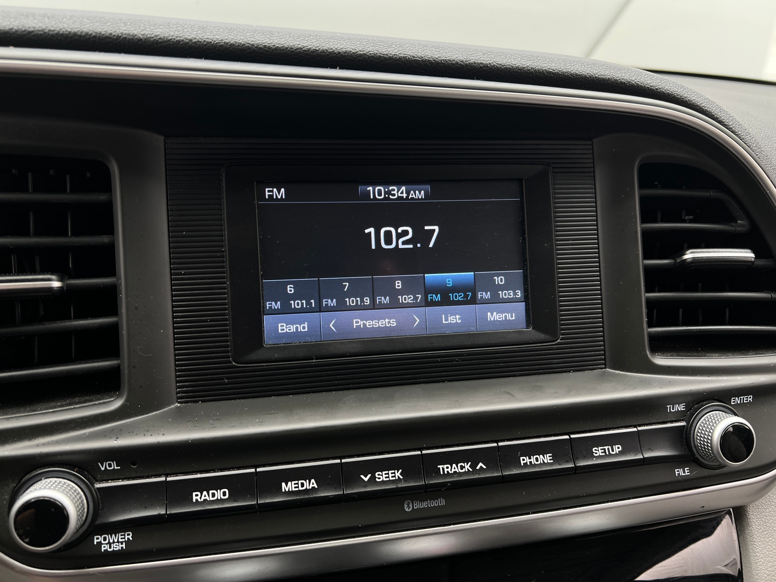 Thumbnail: 2019 Hyundai Elantra - 4