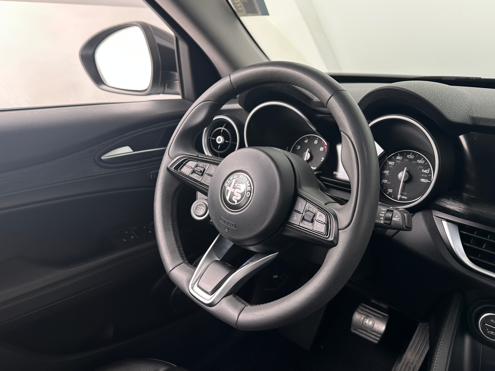 Thumbnail: 2020 Alfa Romeo Stelvio - 4