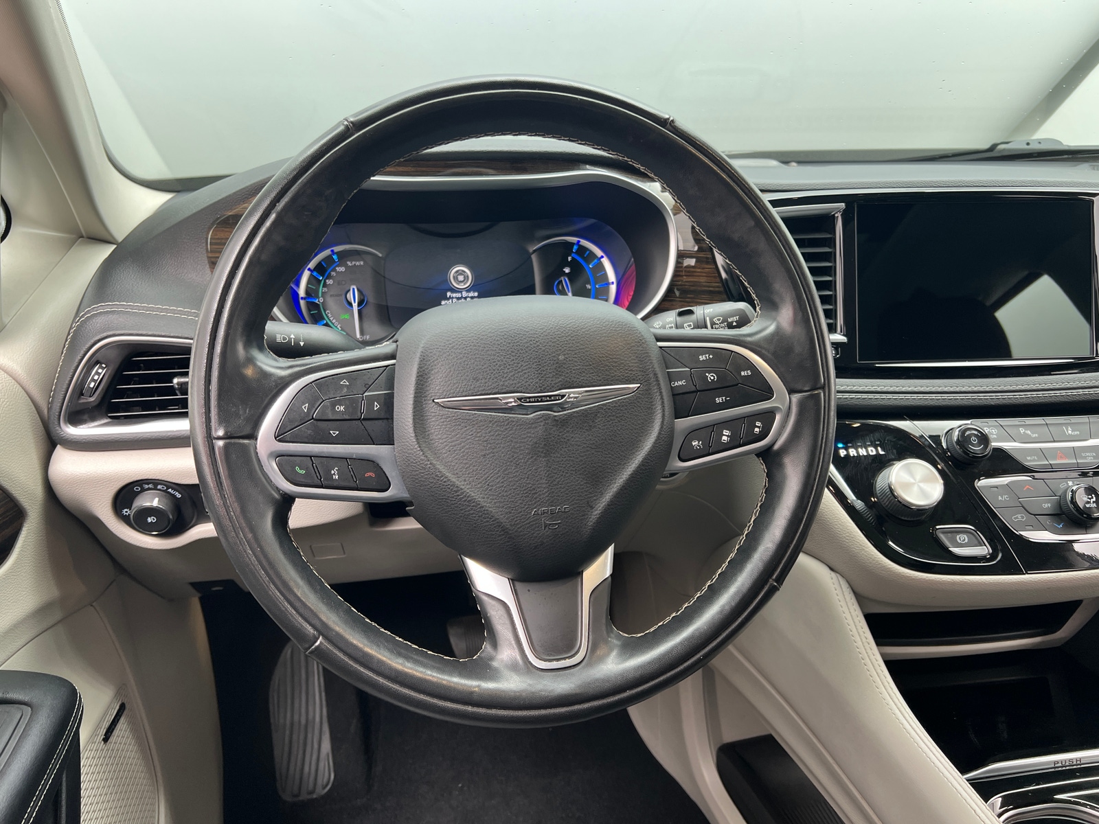 Thumbnail: 2022 Chrysler Pacifica - 4