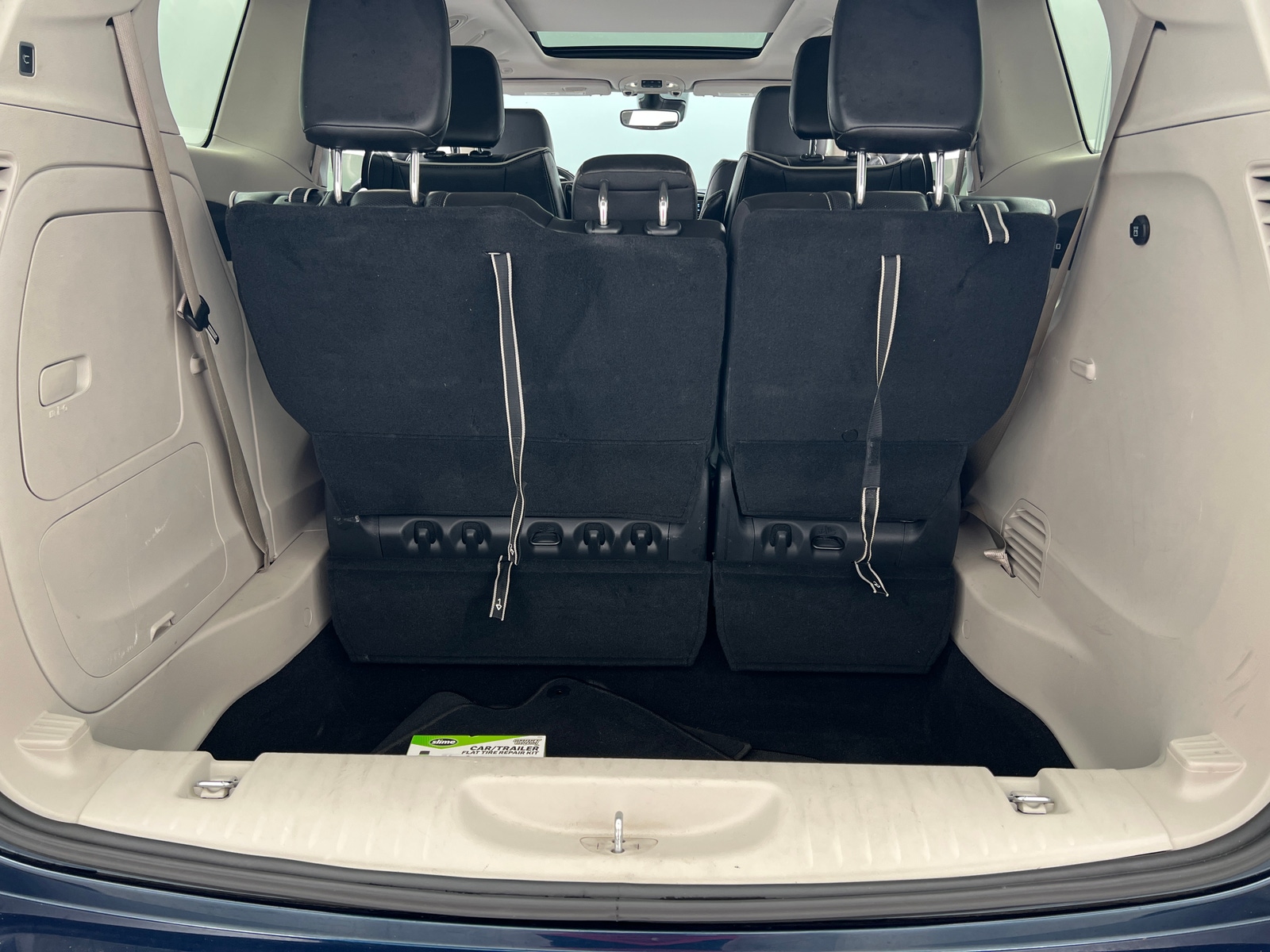 Thumbnail: 2022 Chrysler Pacifica - 6