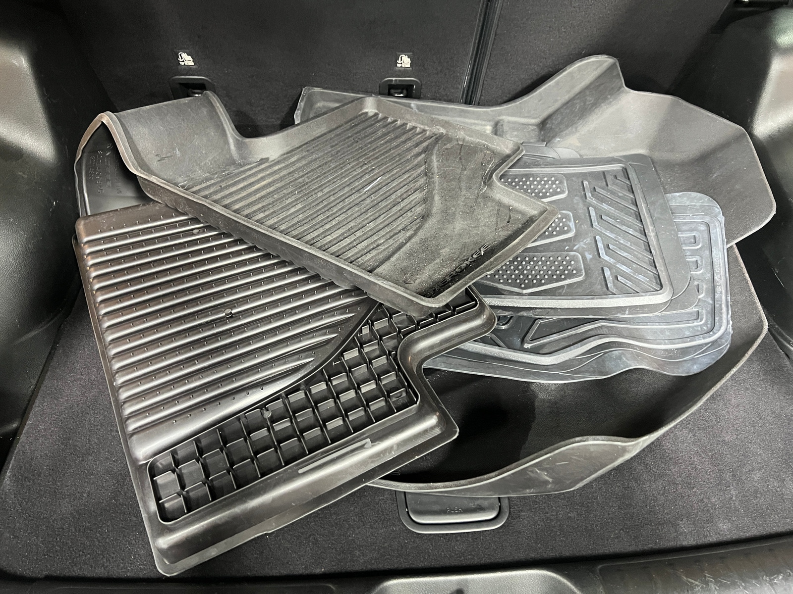 Thumbnail: 2019 Jeep Cherokee - 7