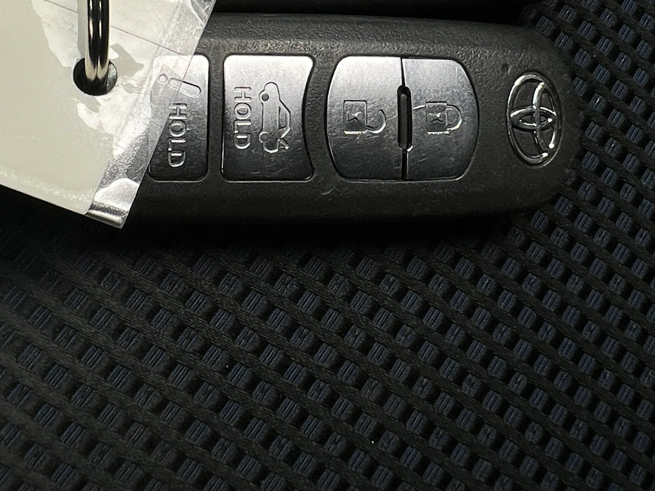 Used 2019 Toyota Yaris LE with VIN 3MYDLBYV9KY506960 for sale in Oak Creek, WI