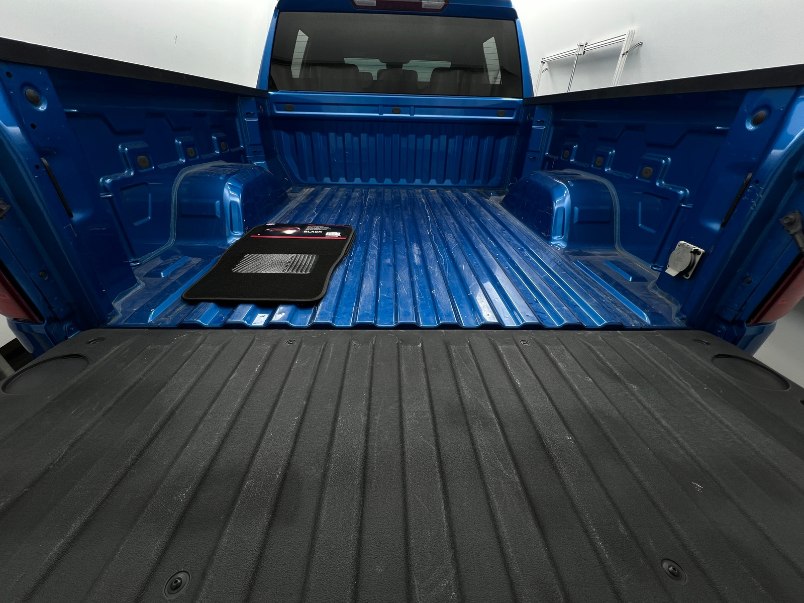 Thumbnail: 2023 Chevrolet Silverado 1500 - 7