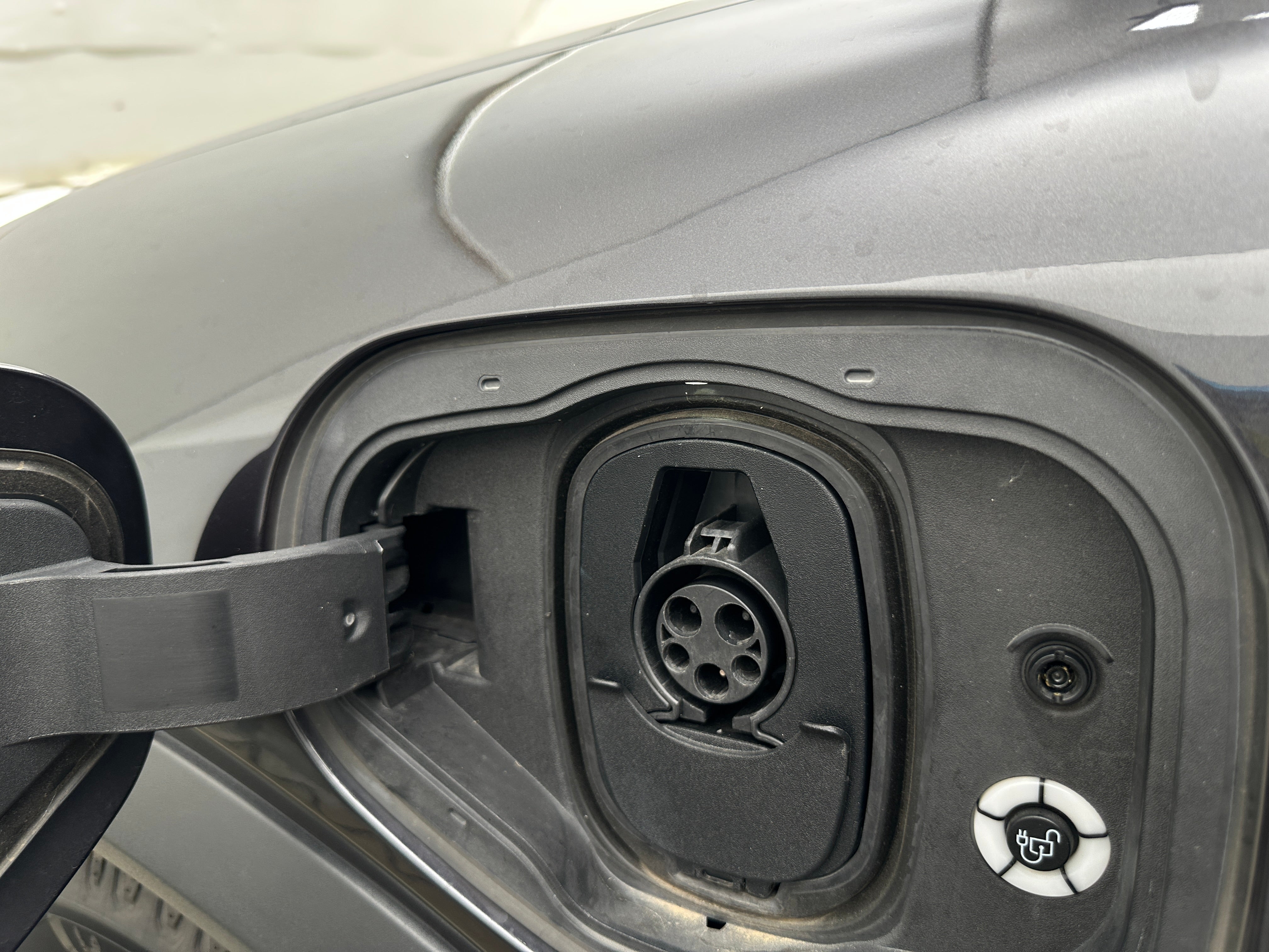 Used 2022 Ford Mustang Mach-E Select AWD with VIN 3FMTK1SS3NMA07553 for sale in Oak Creek, WI