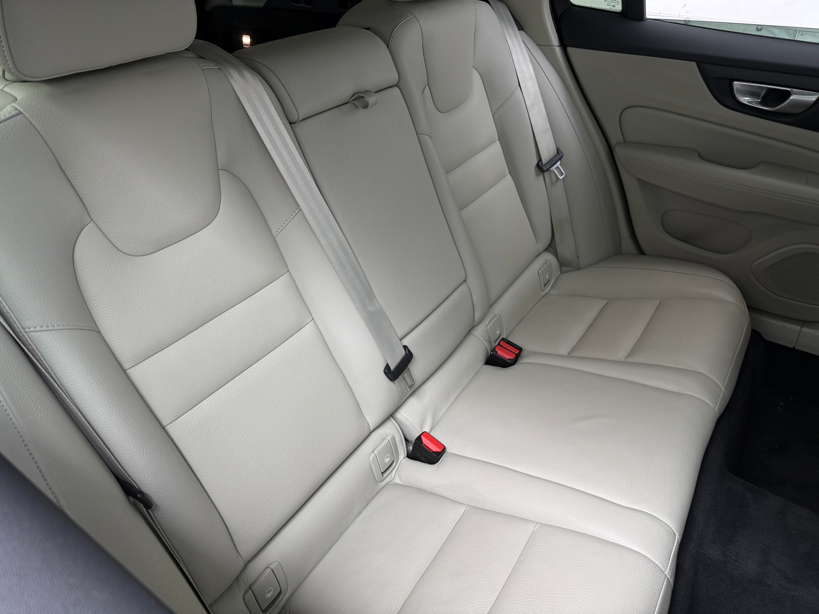 Thumbnail: 2024 Volvo V60 - 5