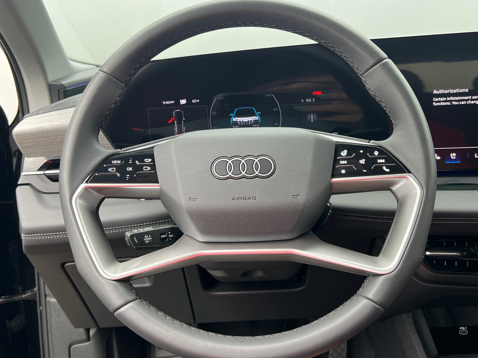 Thumbnail: 2025 Audi Q6 e-tron - 4