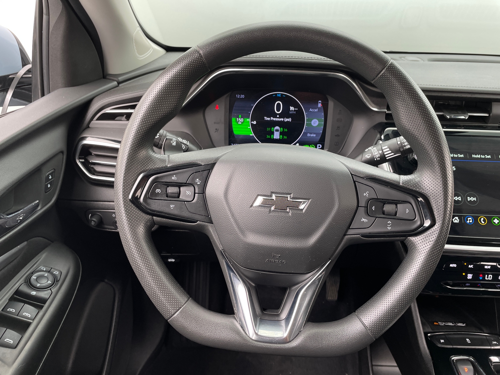 Thumbnail: 2023 Chevrolet Bolt EUV - 5