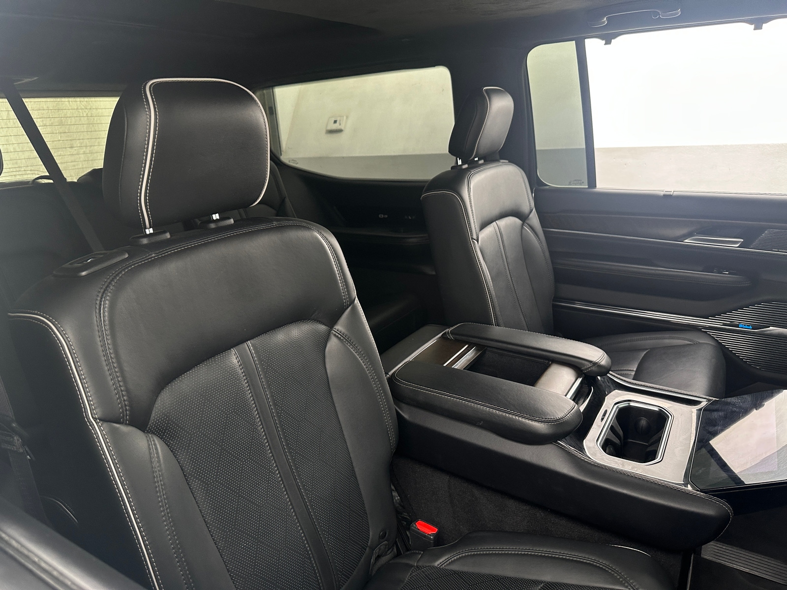 Thumbnail: 2023 Jeep Grand Wagoneer - 5