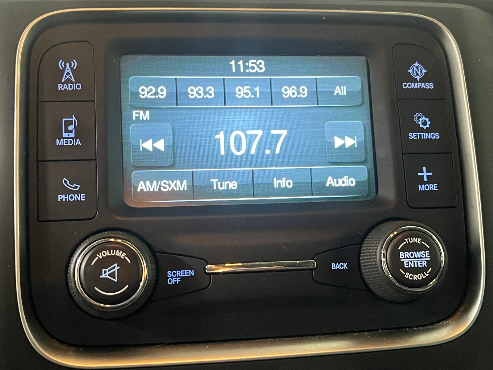 Thumbnail: 2019 RAM 1500 Classic - 4