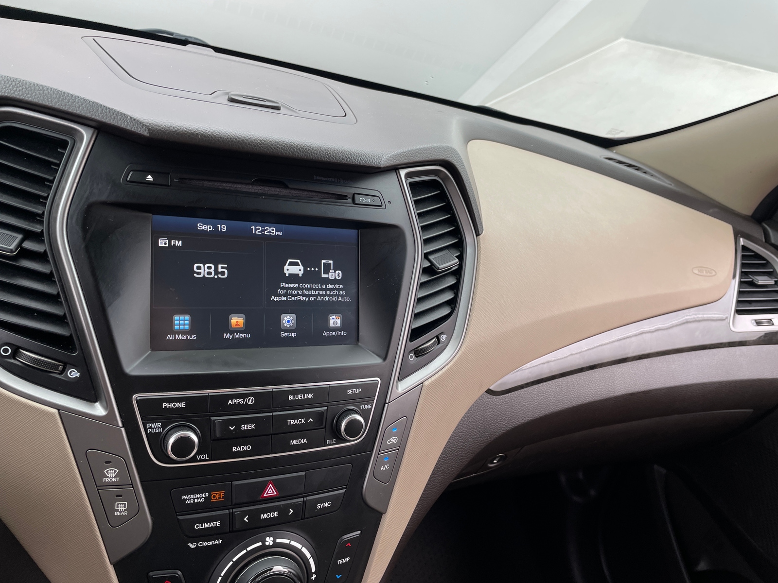 Thumbnail: 2017 Hyundai Santa Fe - 3