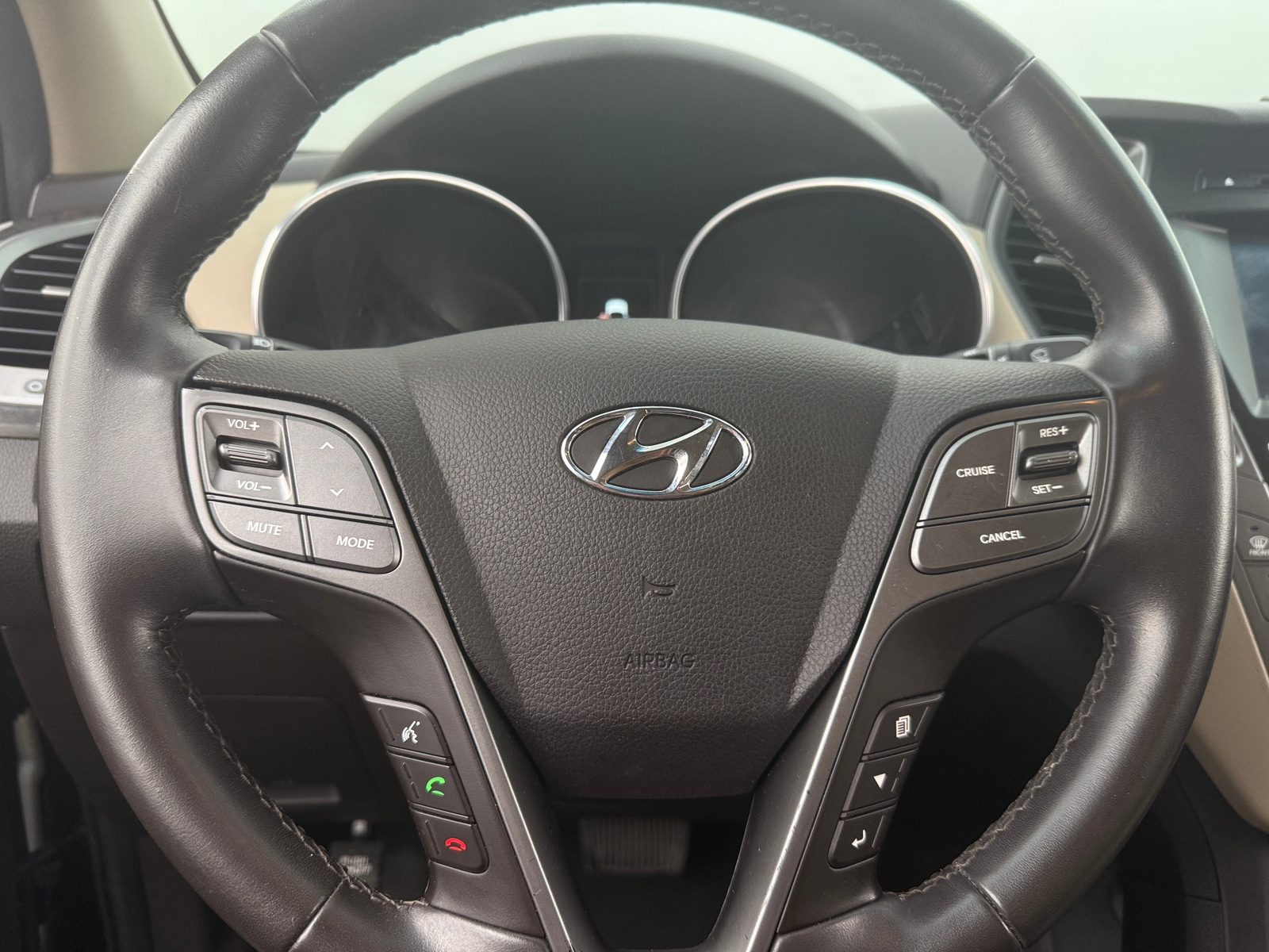 Thumbnail: 2017 Hyundai Santa Fe - 5