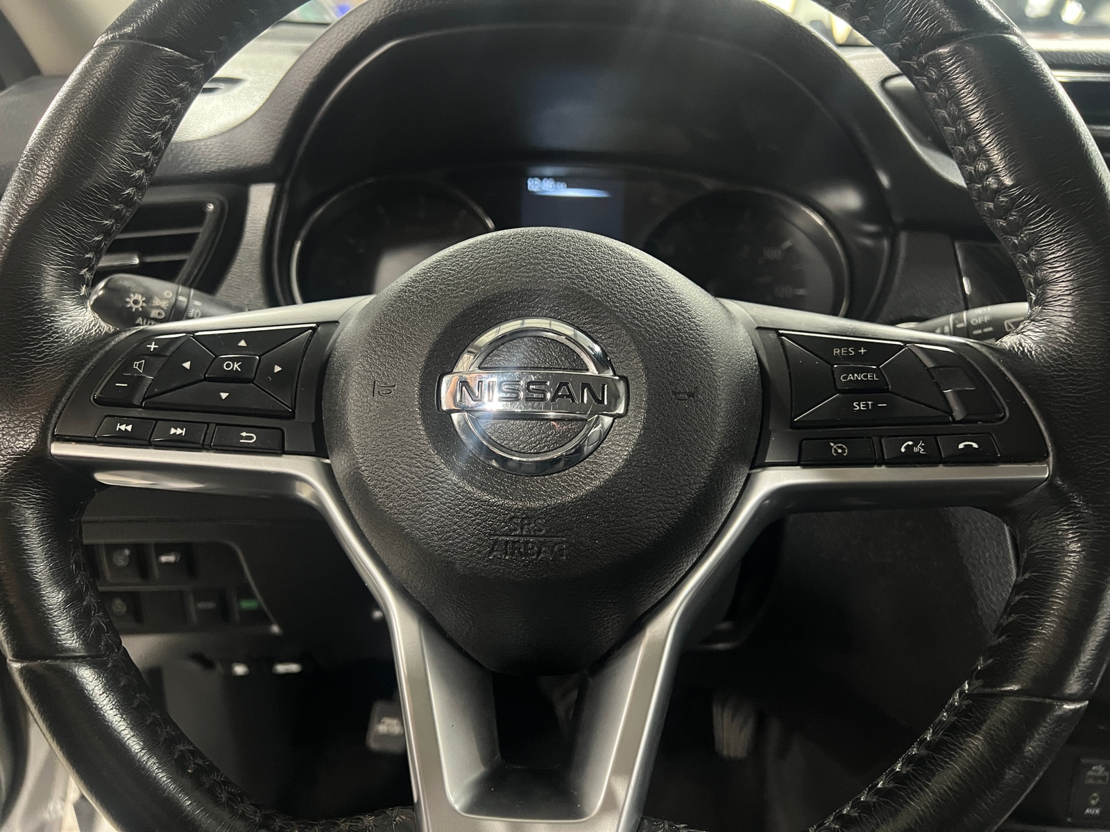 Thumbnail: 2017 Nissan Rogue - 4
