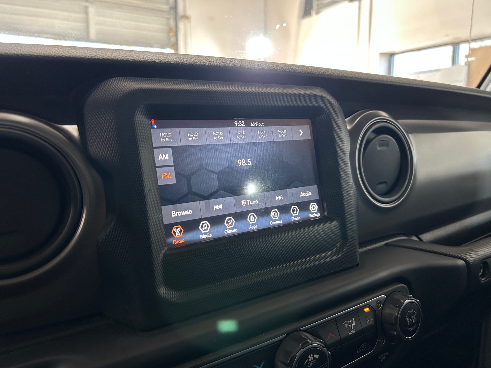 Thumbnail: 2023 Jeep Gladiator - 4