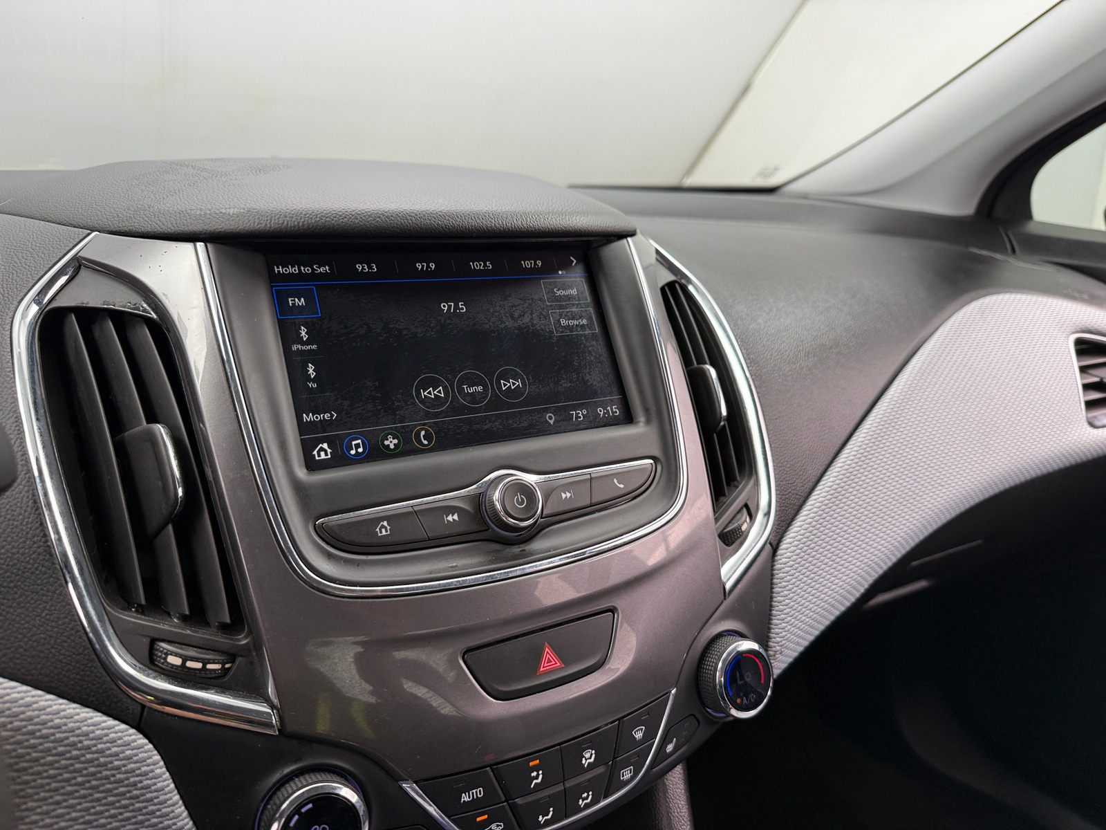 Thumbnail: 2019 Chevrolet Cruze - 4