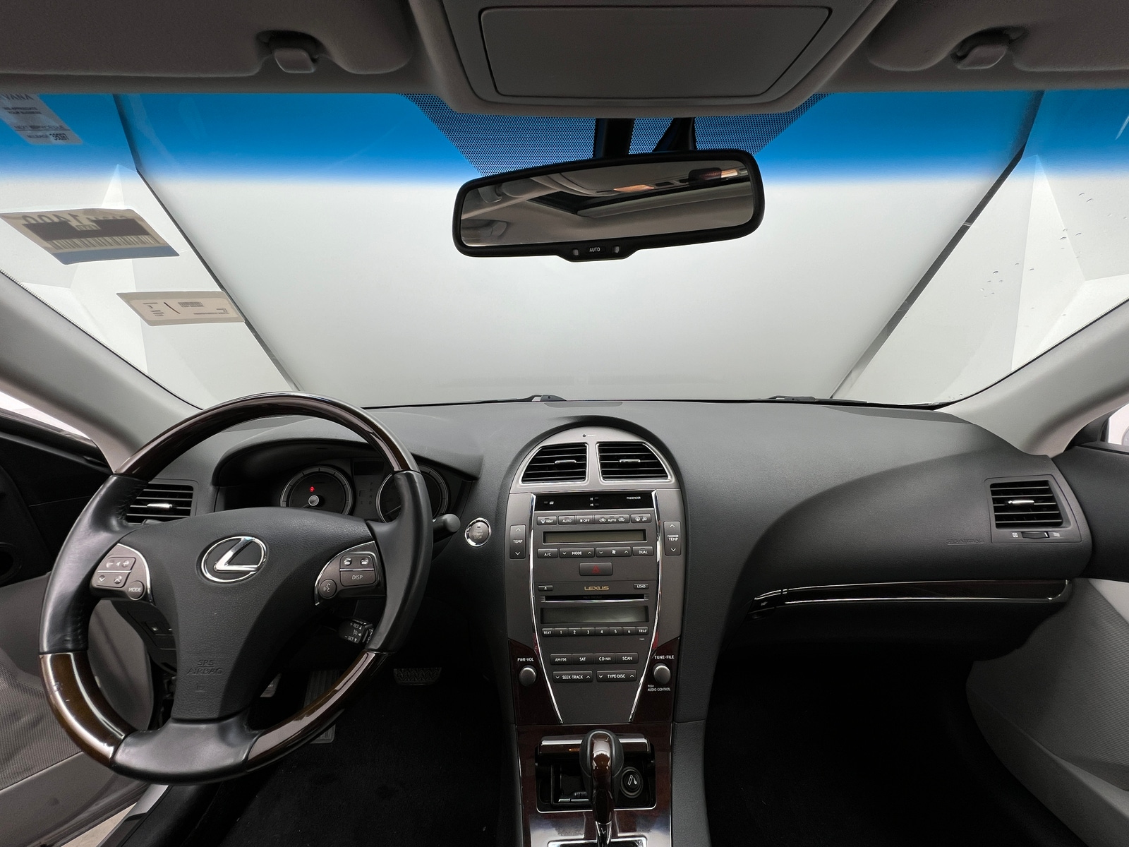 Thumbnail: 2011 Lexus ES - 2