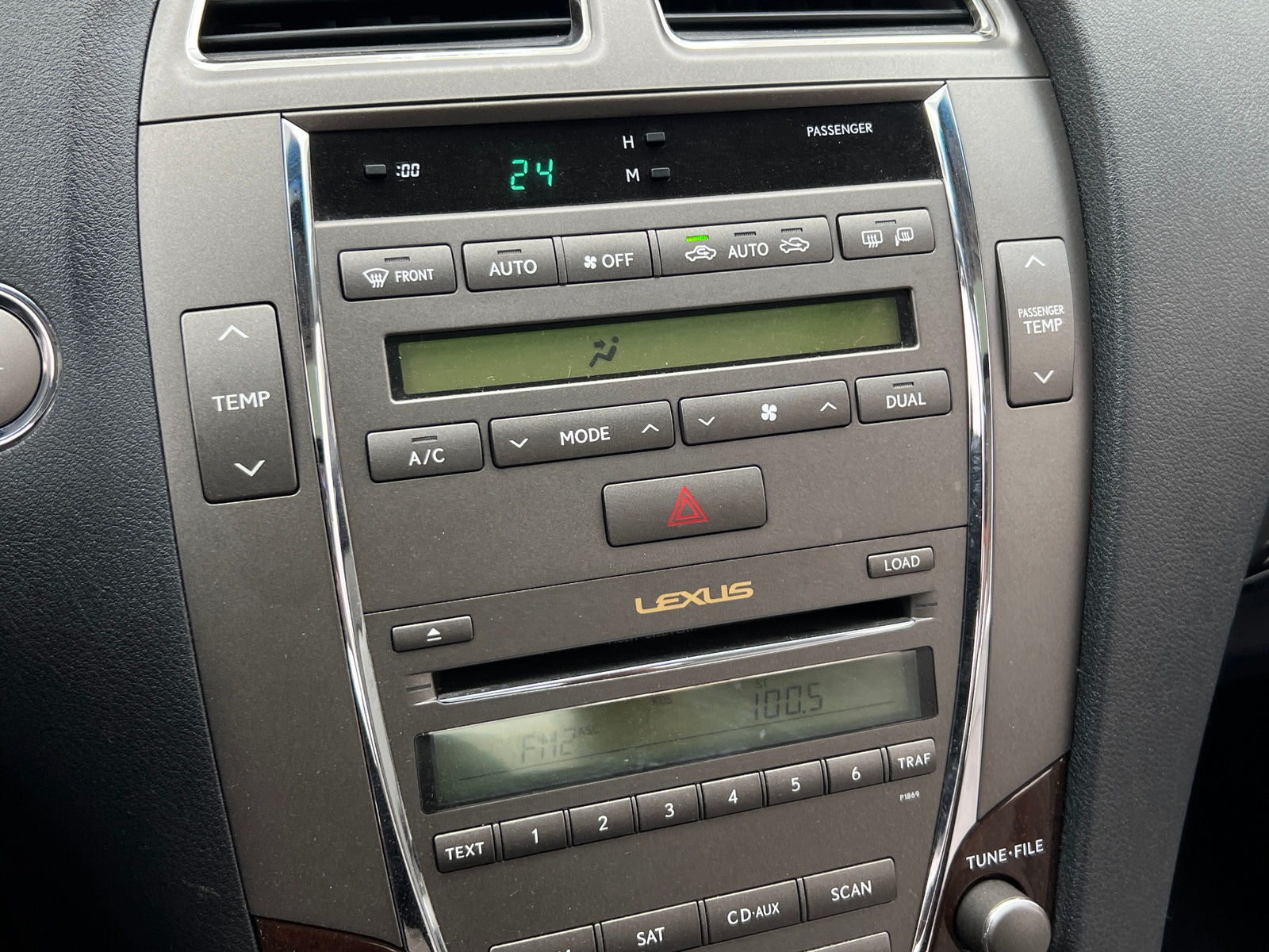 Thumbnail: 2011 Lexus ES - 3