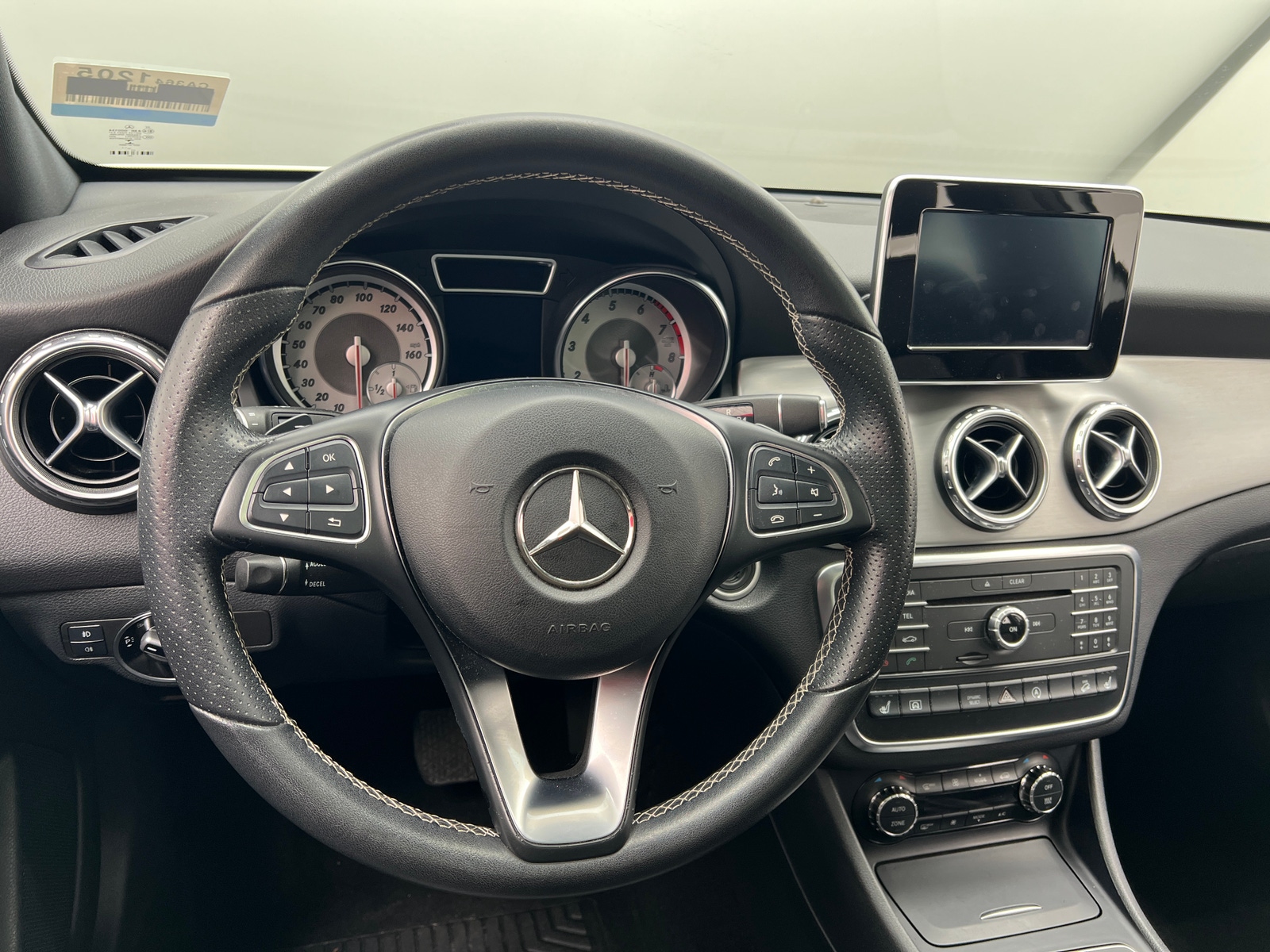 Thumbnail: 2017 Mercedes-Benz GLA - 4