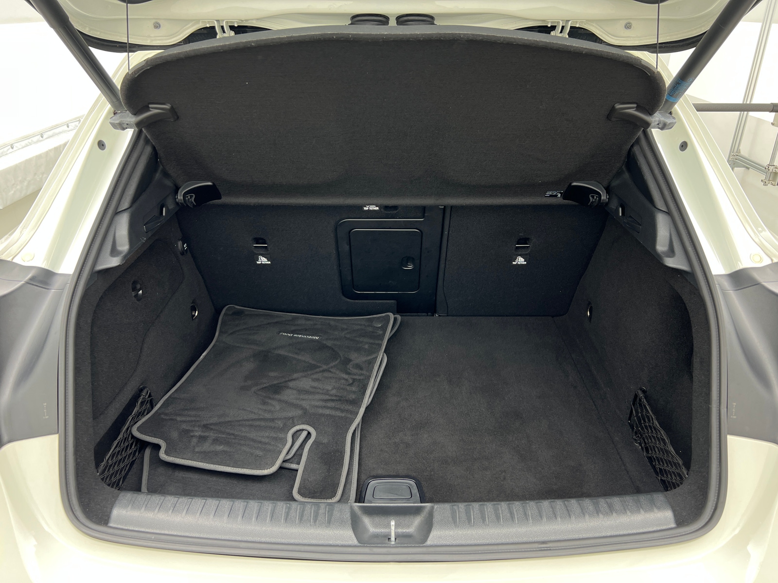 Thumbnail: 2017 Mercedes-Benz GLA - 6