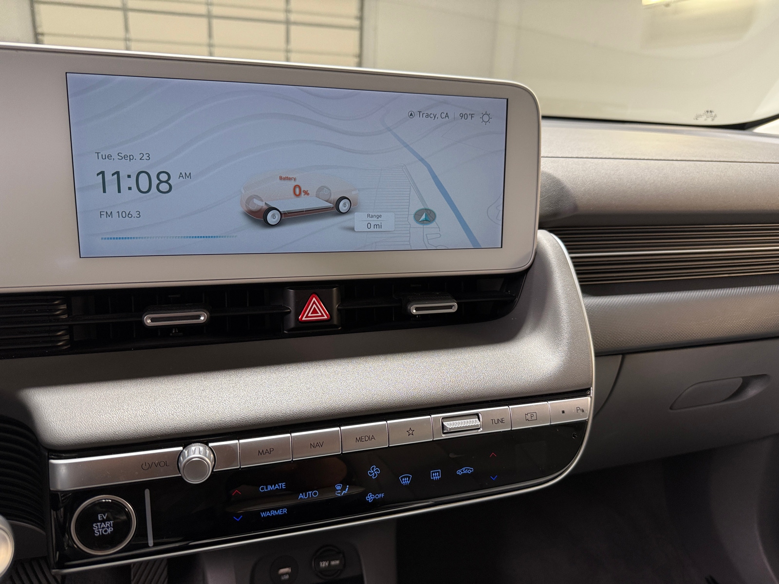 Thumbnail: 2023 Hyundai Ioniq 5 - 3