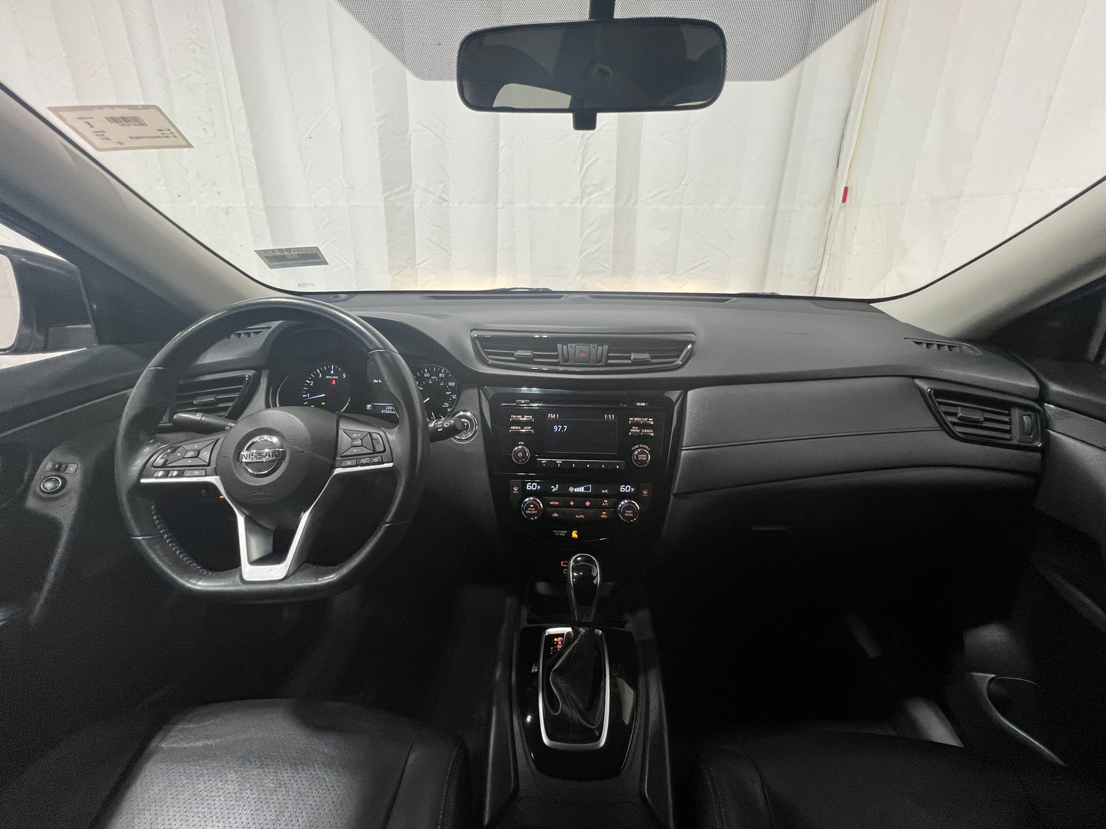 Thumbnail: 2017 Nissan Rogue - 3