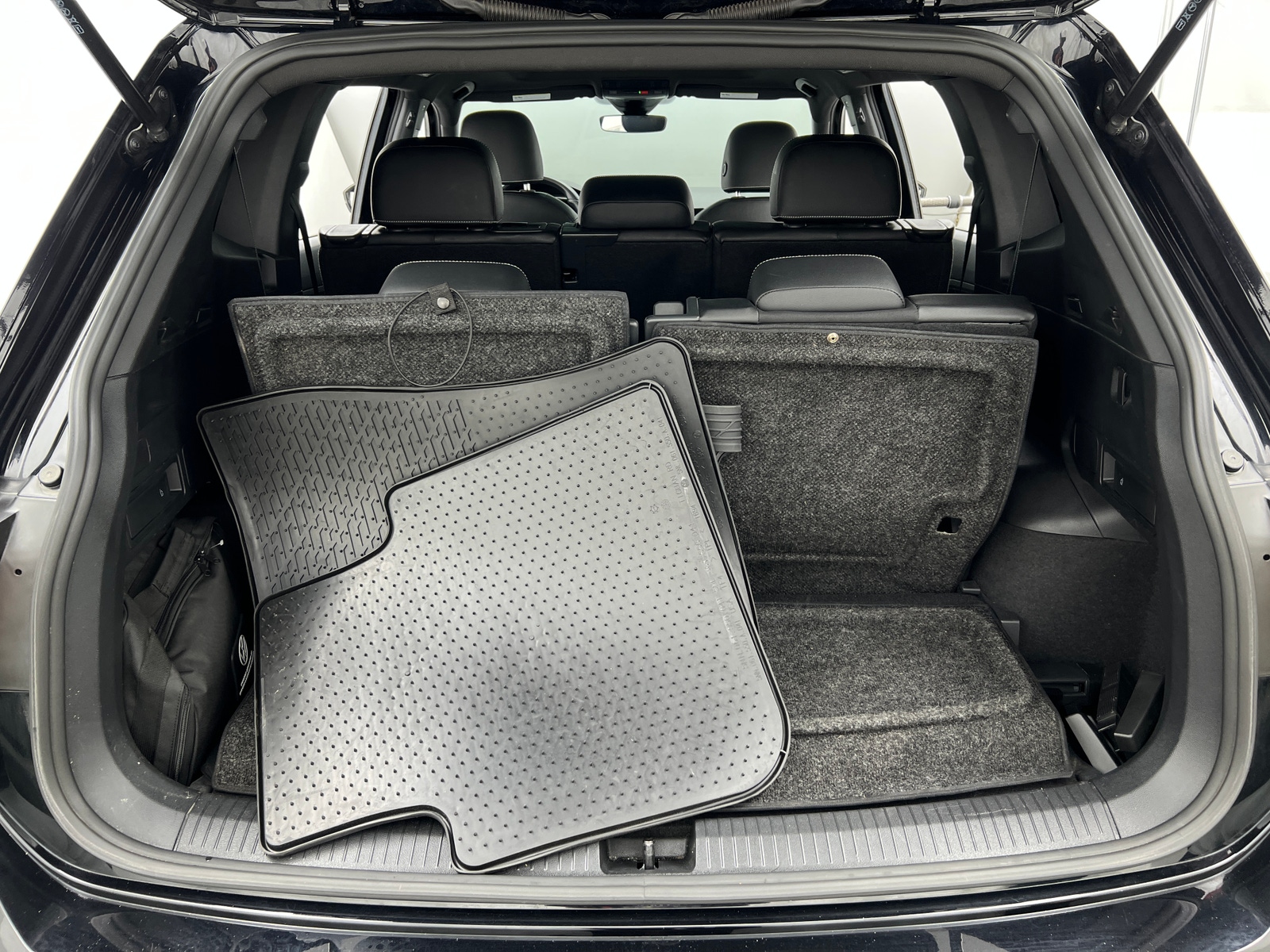 Thumbnail: 2023 Volkswagen Tiguan - 6