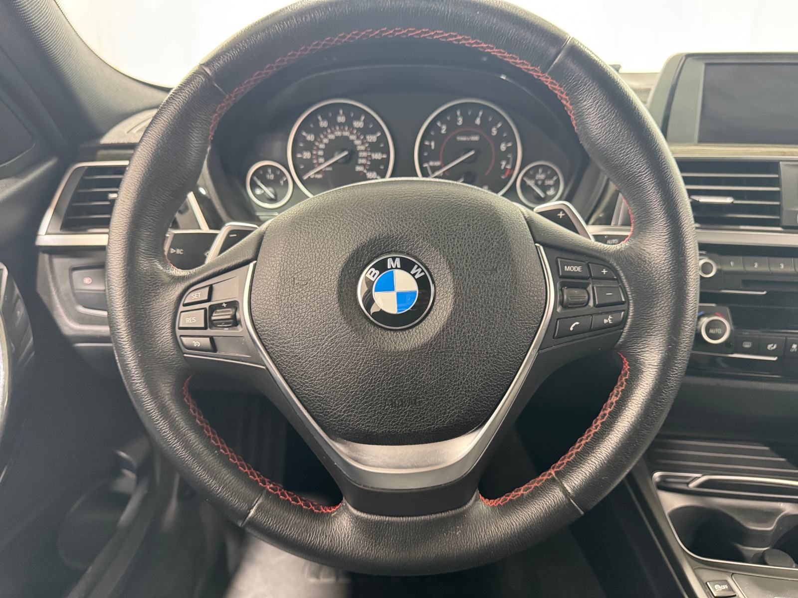 Thumbnail: 2018 BMW 3 Series - 5
