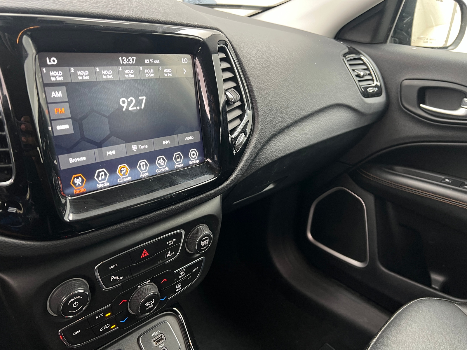 Thumbnail: 2021 Jeep Compass - 3