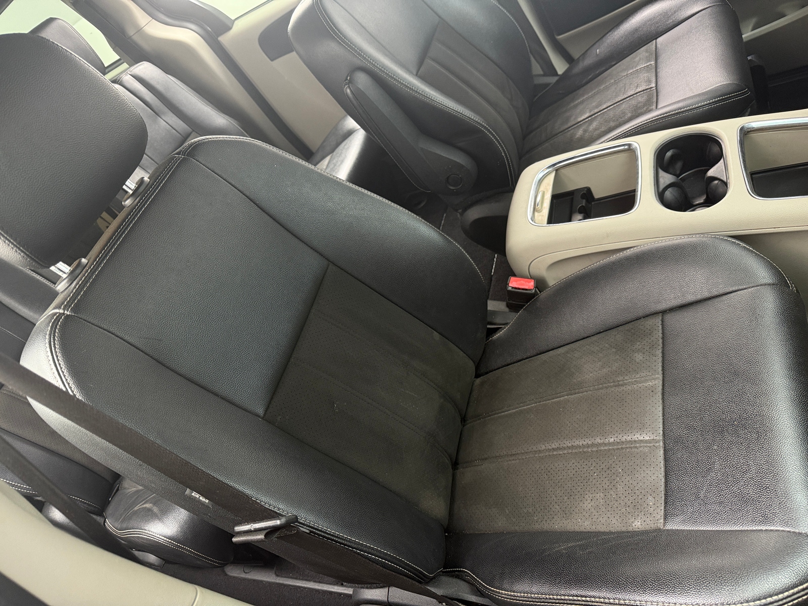 Thumbnail: 2019 Dodge Grand Caravan - 2