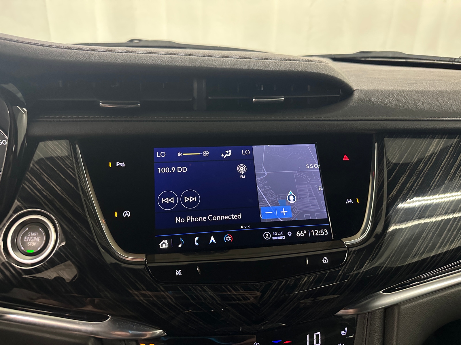 Thumbnail: 2025 Cadillac XT6 - 3