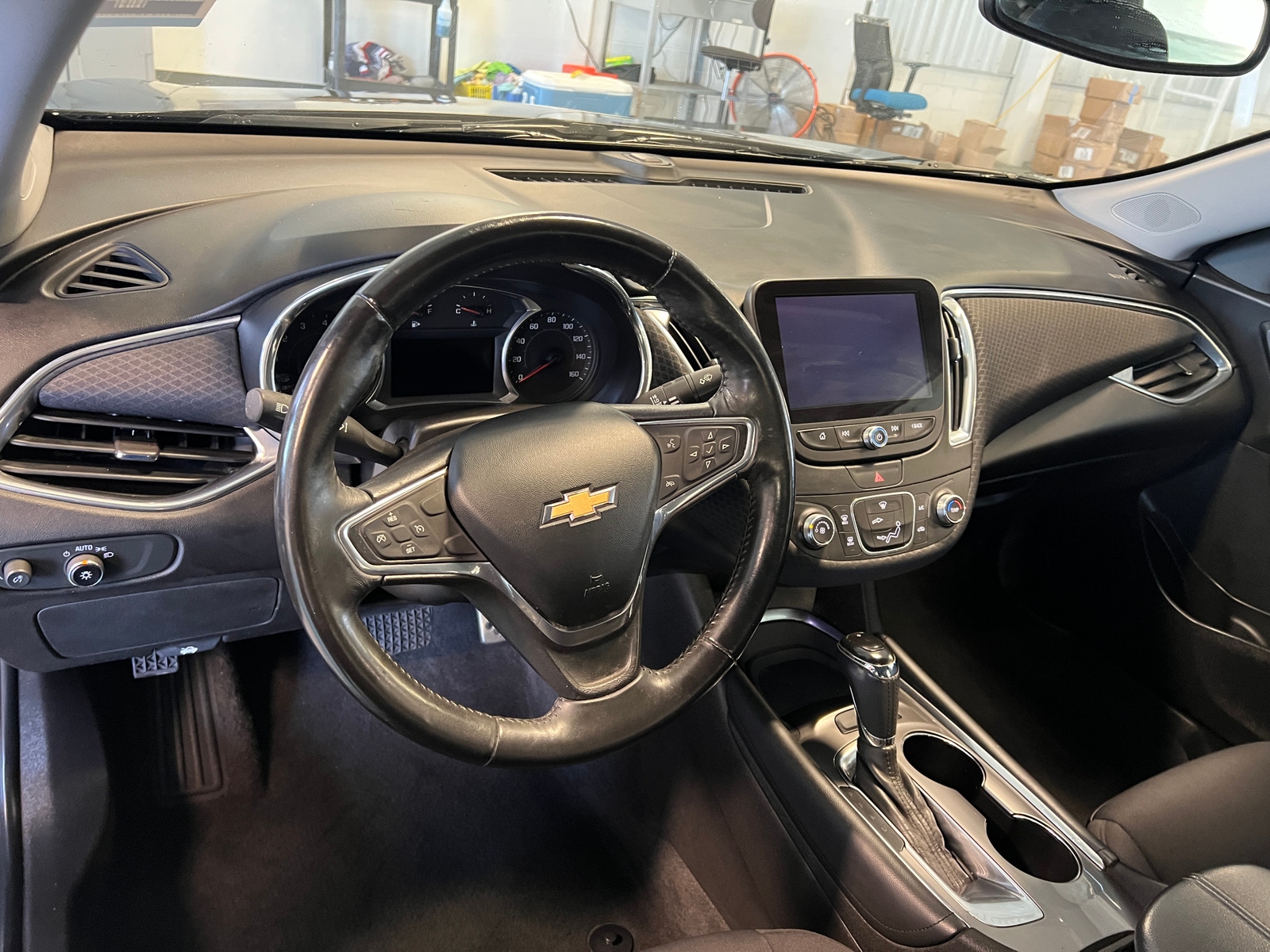 Thumbnail: 2016 Chevrolet Malibu - 3