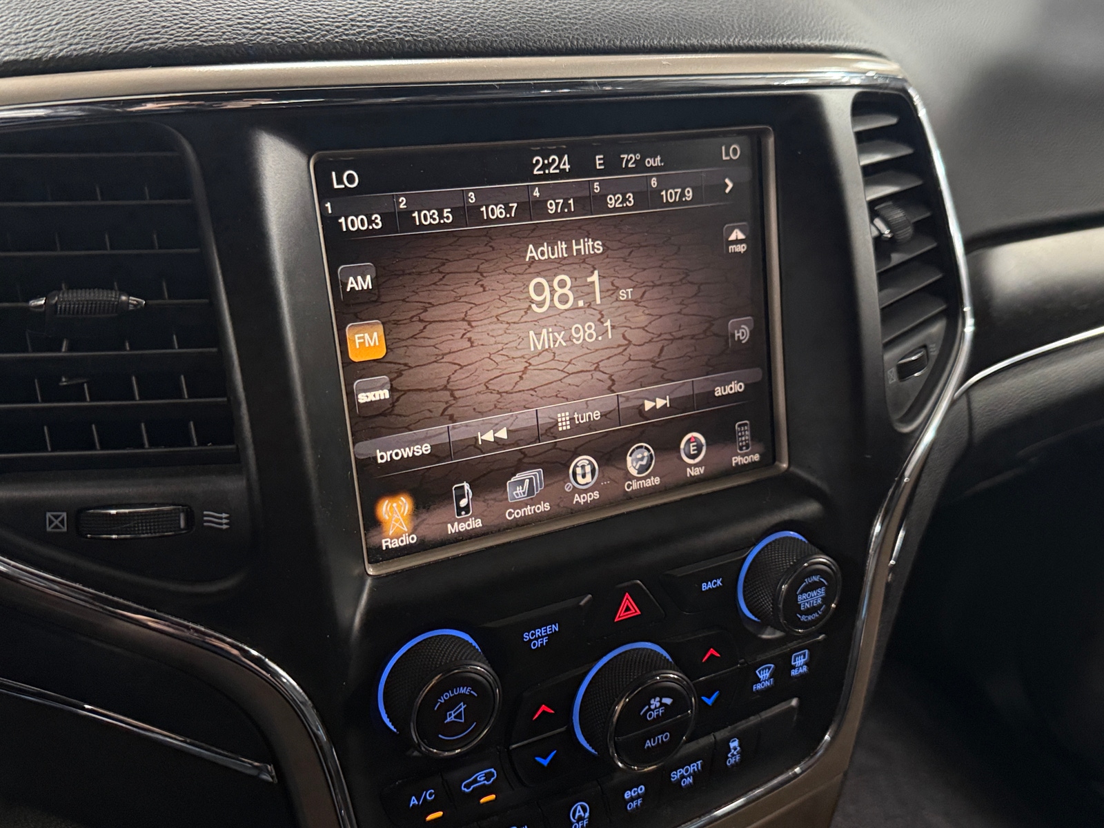 Thumbnail: 2016 Jeep Grand Cherokee - 3