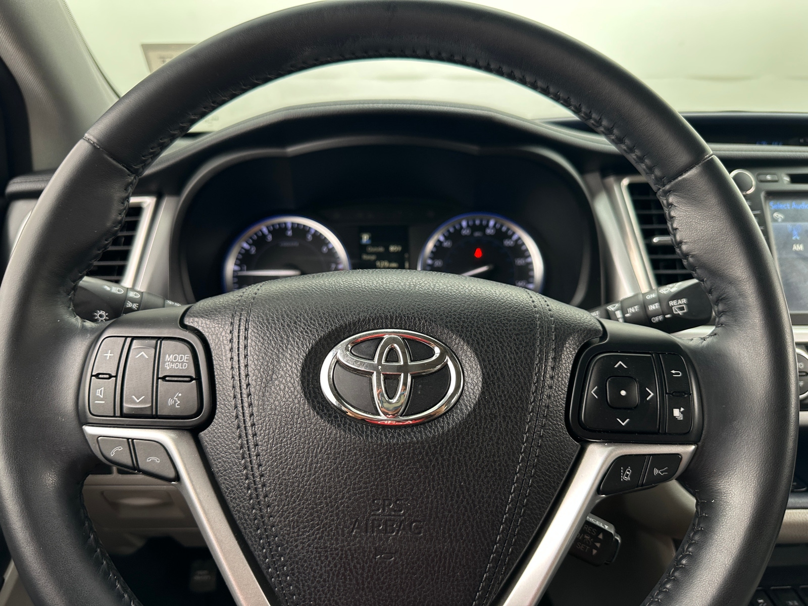 Thumbnail: 2018 Toyota Highlander - 4
